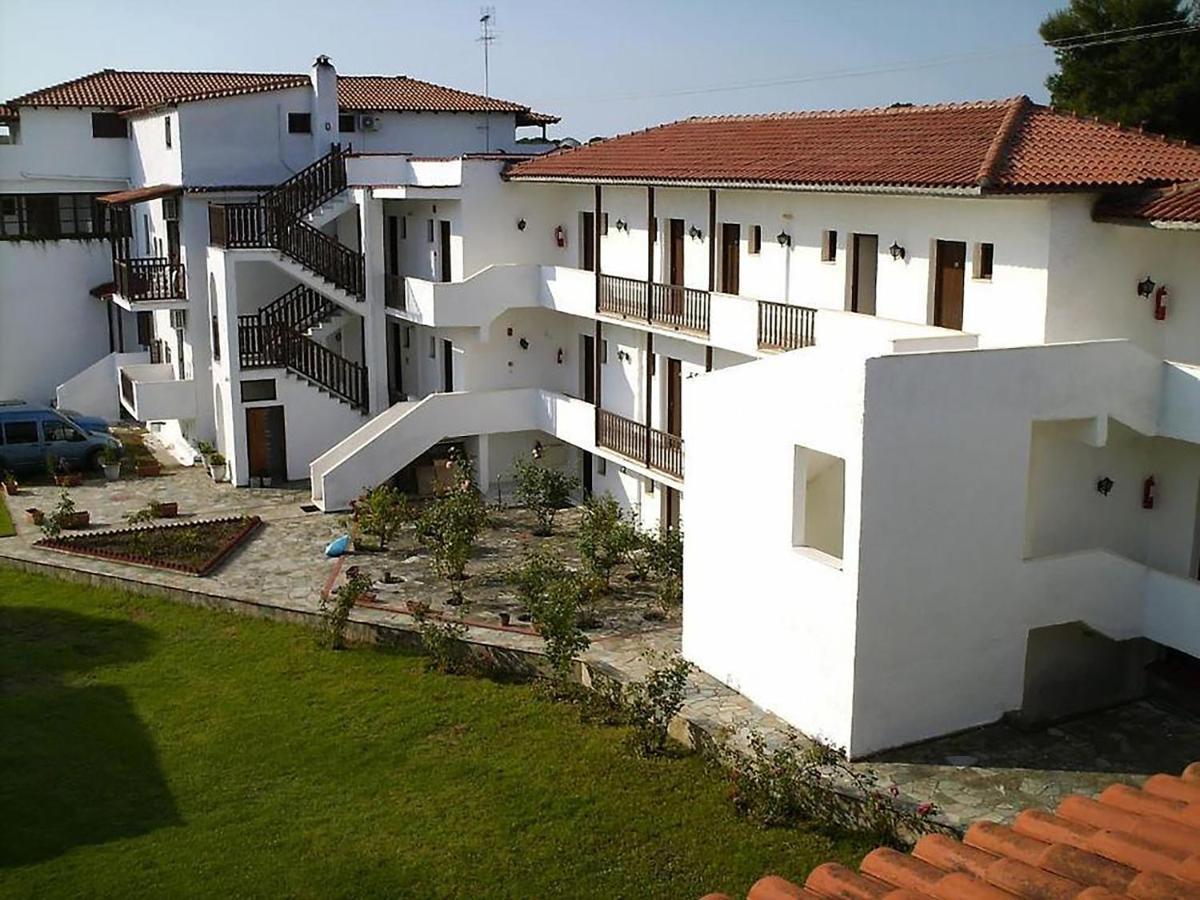 Silver Beach Koukounaries Exterior photo