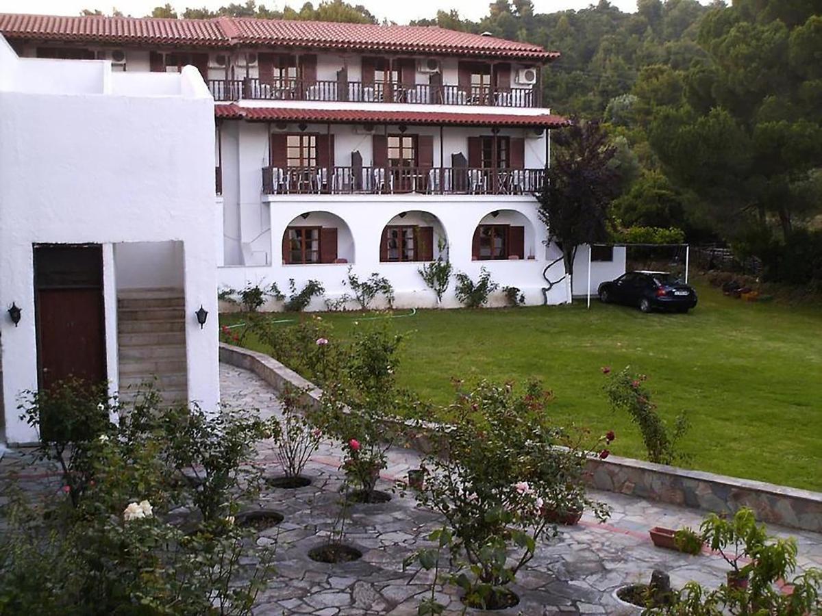 Silver Beach Koukounaries Exterior photo