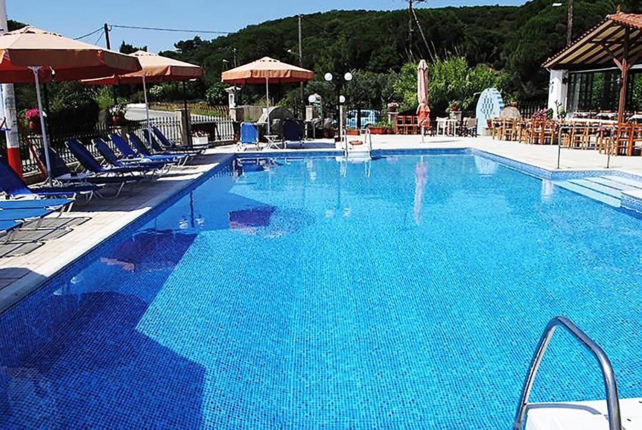 Silver Beach Koukounaries Exterior photo