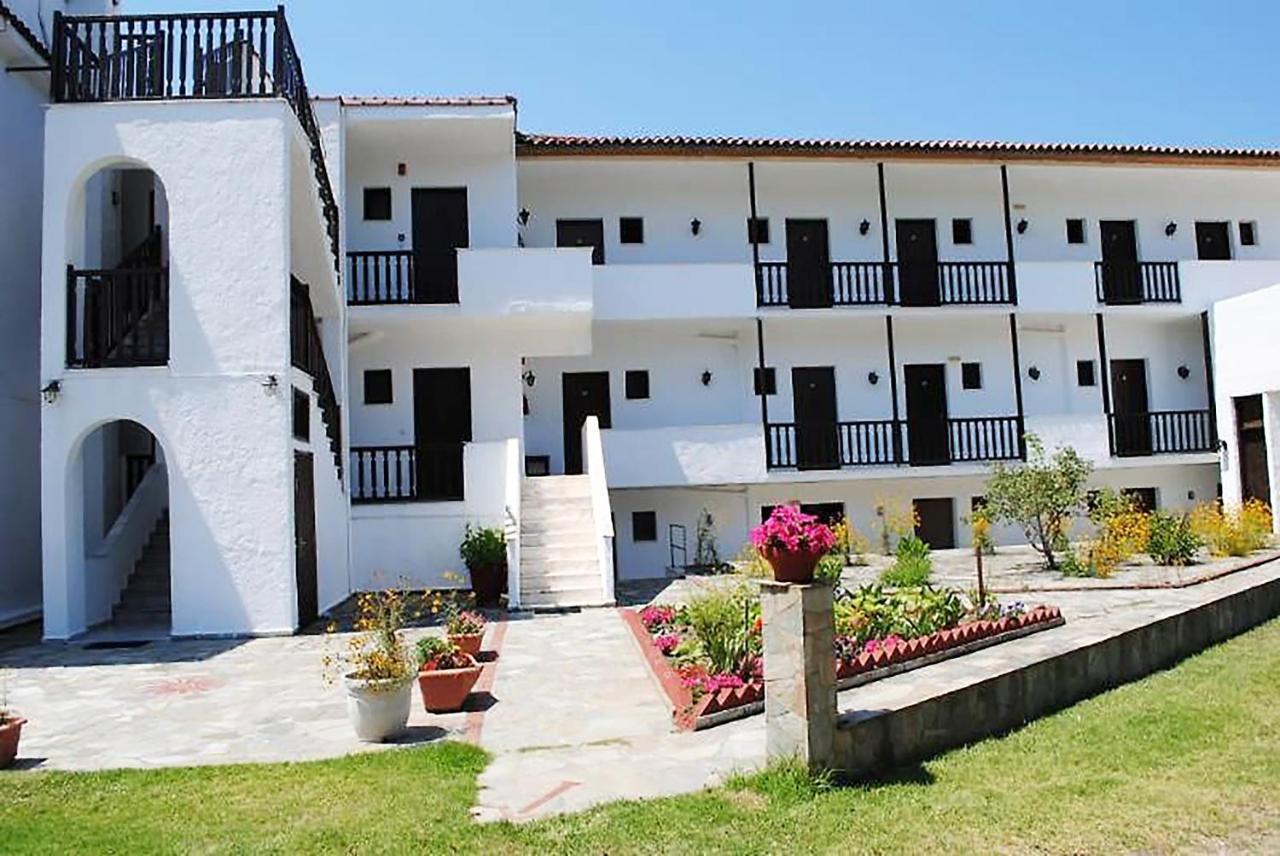 Silver Beach Koukounaries Exterior photo